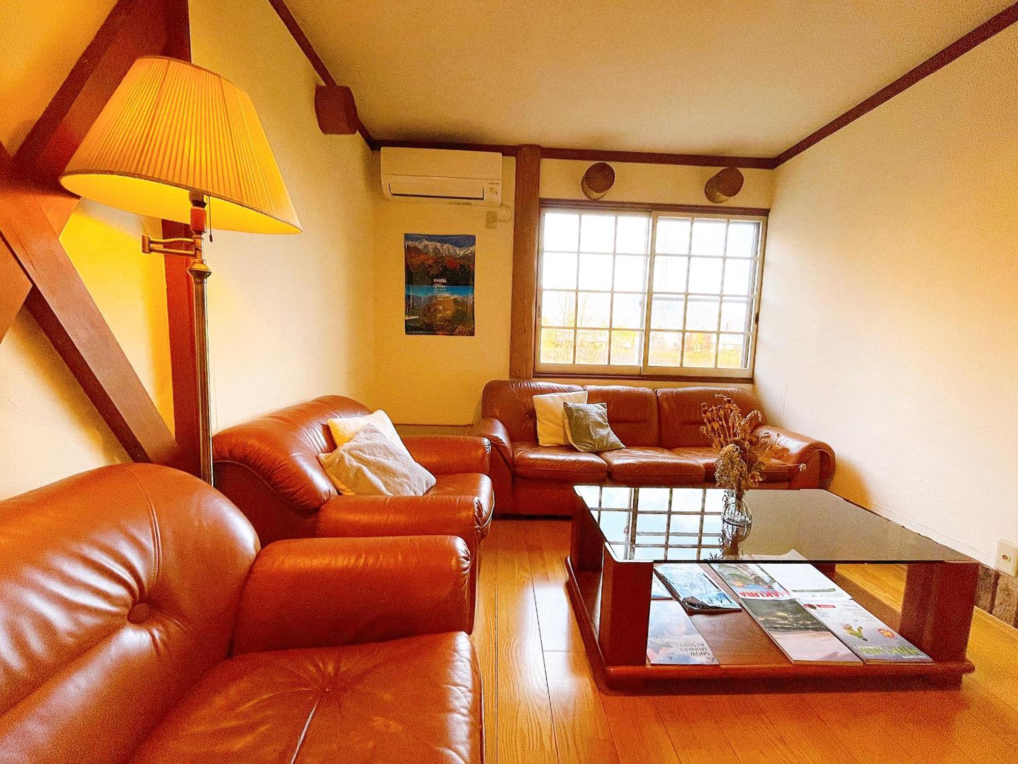 Hakuba Pension & Log Hotel Meteor Buitenkant foto