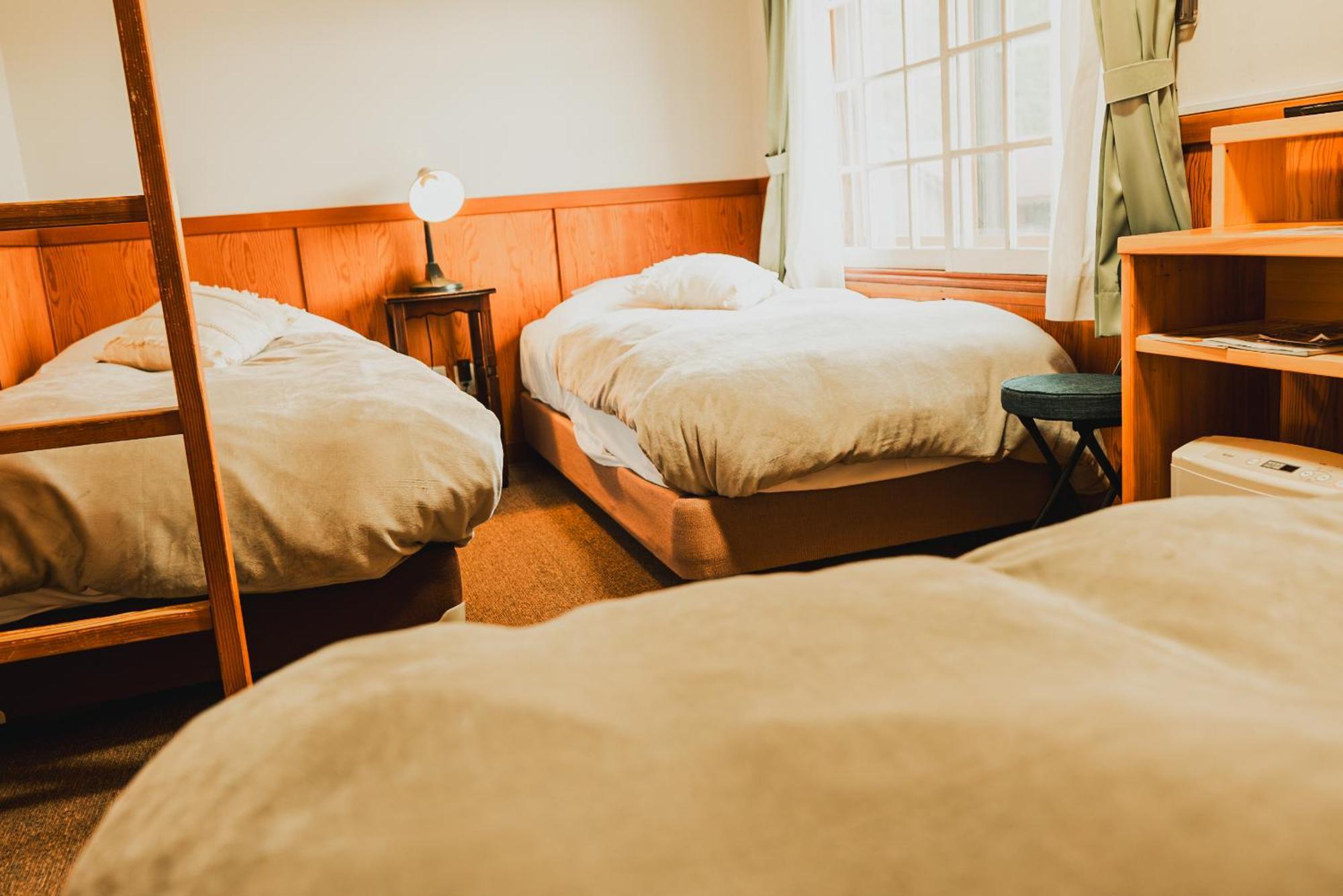 Hakuba Pension & Log Hotel Meteor Buitenkant foto
