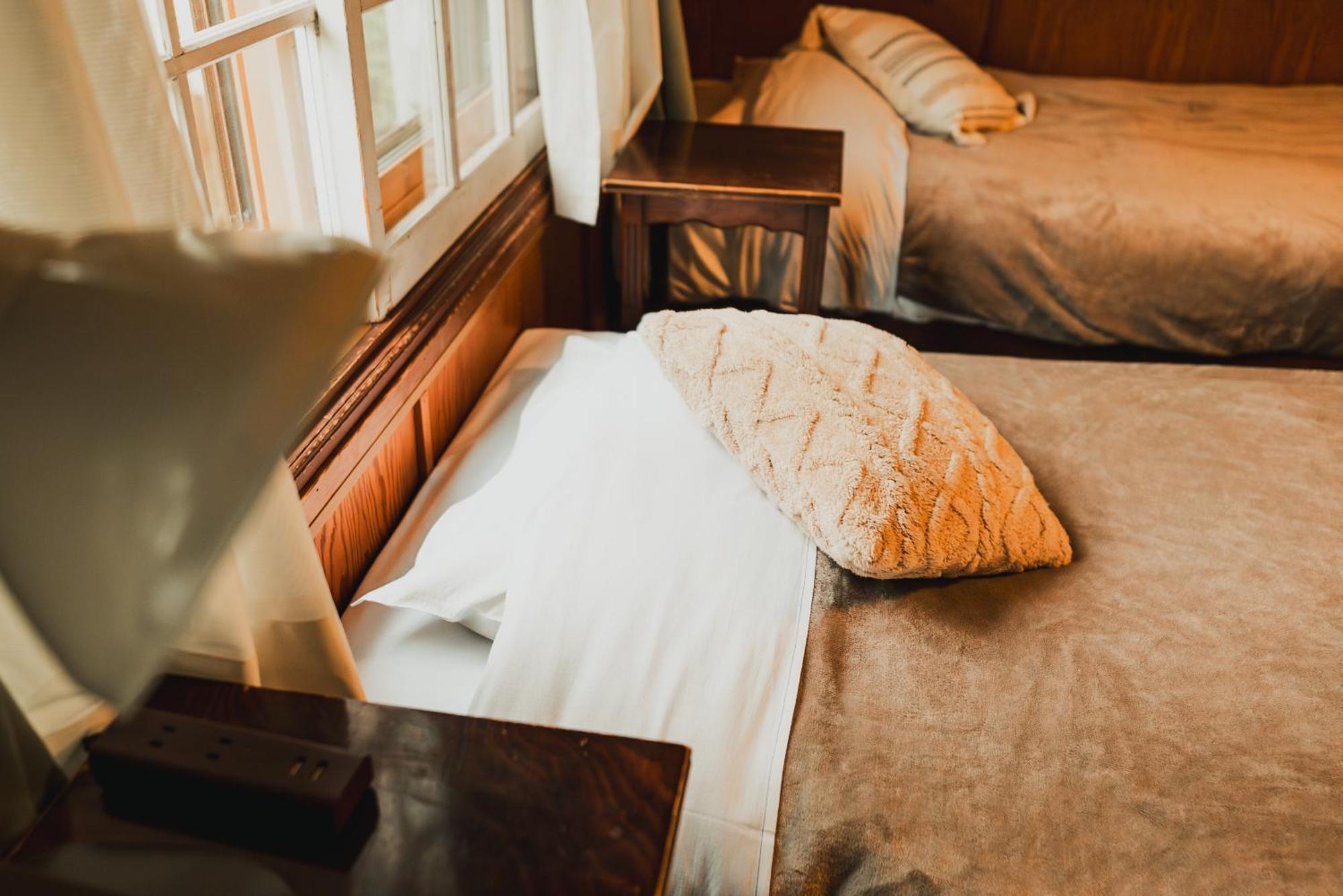 Hakuba Pension & Log Hotel Meteor Buitenkant foto